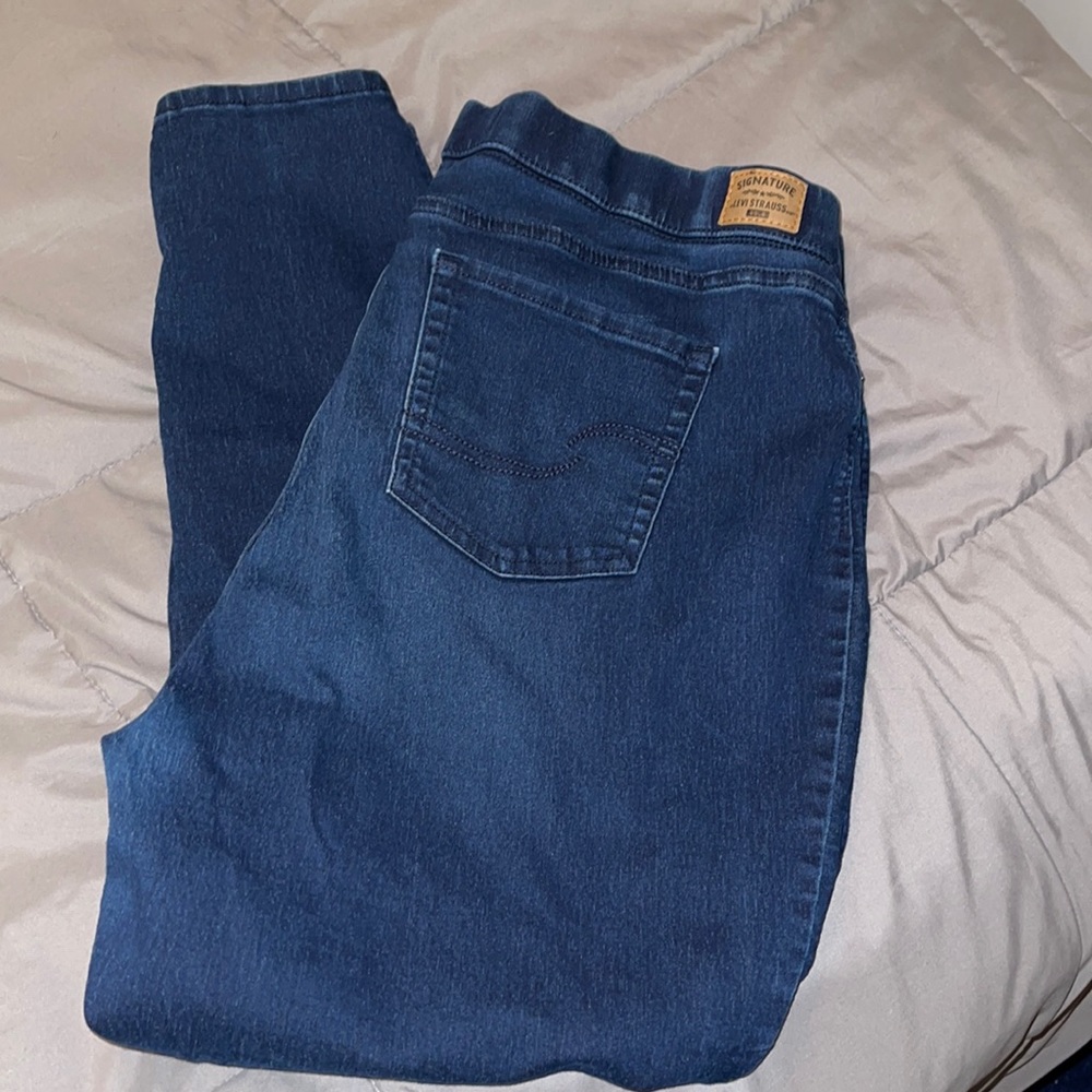 Women’s Pull On Skinny Jeans